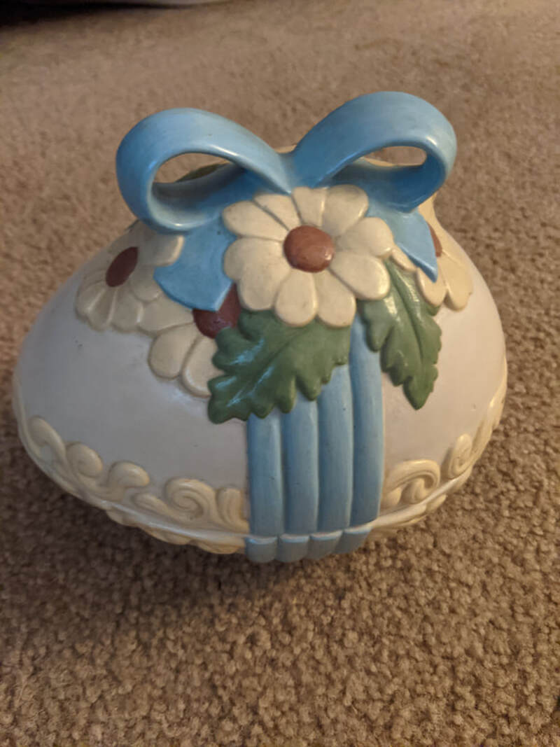 Easter egg lidded bowl